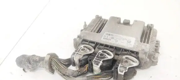 Volvo V50 Engine control unit/module 4N5112A650BA 4N51-12A650-BA