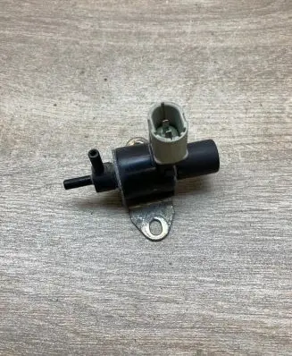 Volvo S40, V40 Turbo solenoid valve 7700875912
