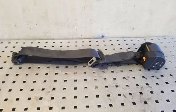 Opel Frontera B Rear seatbelt