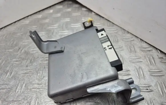 Lexus GS 300 350 430 450H Suspension control unit/module 8924330120