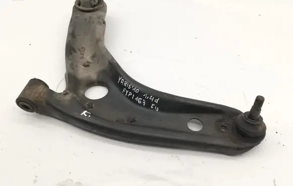 Toyota Yaris Front lower control arm/wishbone