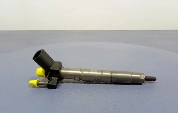 BMW 5 F10 F11 Fuel injector 0445117030