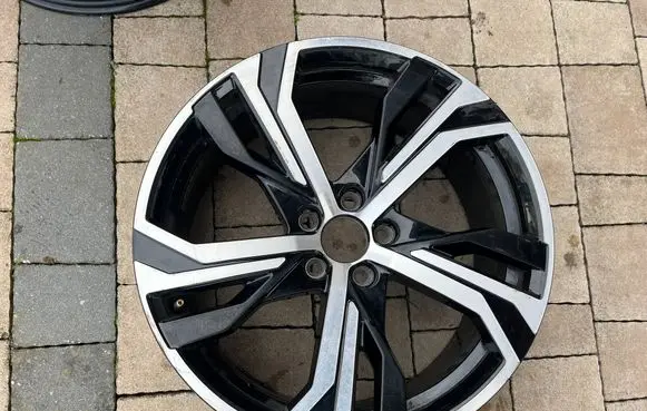 Volvo V60 R19 alloy rim 32271991