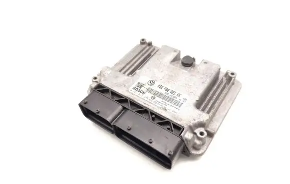Volkswagen Jetta V Engine control unit/module 03G906021KK 0281013228 1039S15970