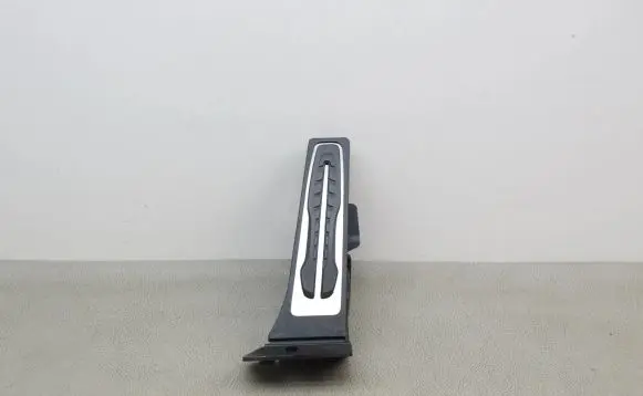 BMW 5 G30 G31 Accelerator throttle pedal 17549302 6871053