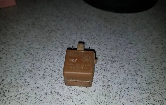 BMW 5 E34 Other relay 13887291 6136 23134K59X108