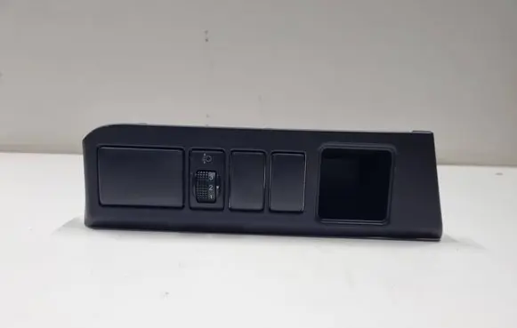 Nissan Note (E11) Wing mirror switch 684859U100 P10971