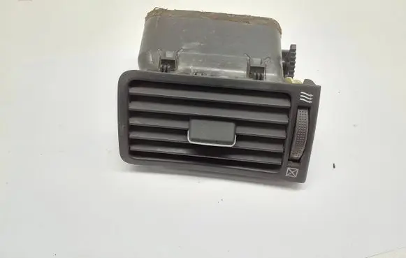 Toyota Avensis T250 Dashboard side air vent grill/cover trim TSOP5