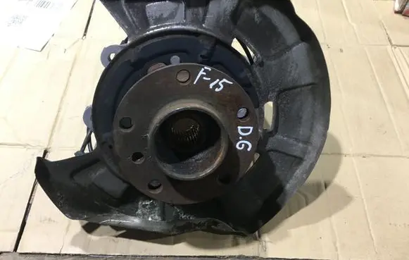 BMW X5 F15 Rear wheel hub 6877218