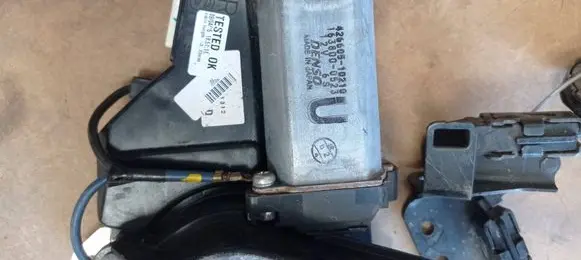 Toyota Sienna XL30 III Sliding door motor 42660510210 1638000523