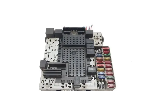 Volvo S60 Fuse module 8688153