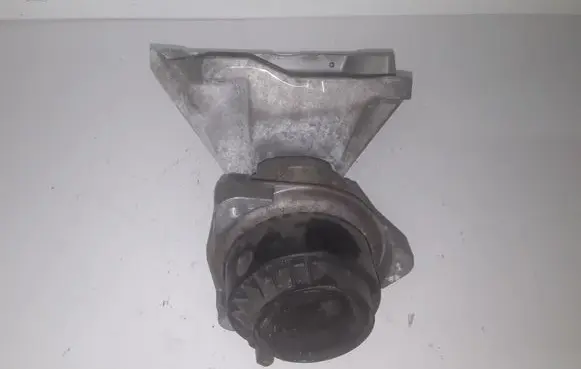 BMW 7 F01 F02 F03 F04 Engine mount bracket 2211677737103 68623513