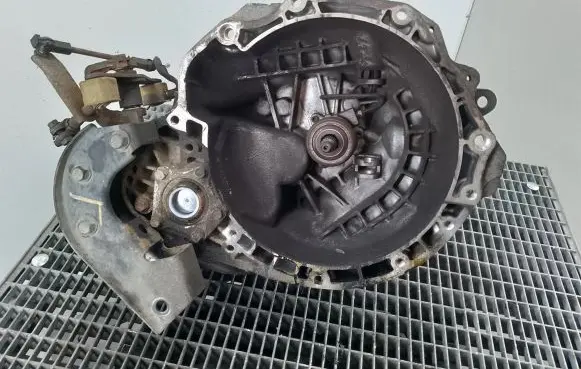 Manual 5 speed gearbox
