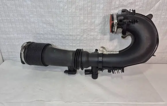 Air intake hose/pipe