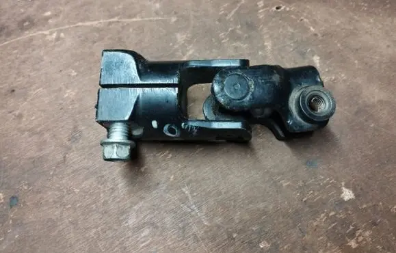 Dodge Durango II Steering column universal joint