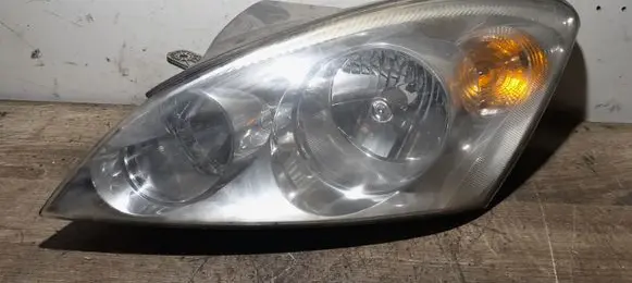 KIA Ceed Headlight/headlamp 921011H010