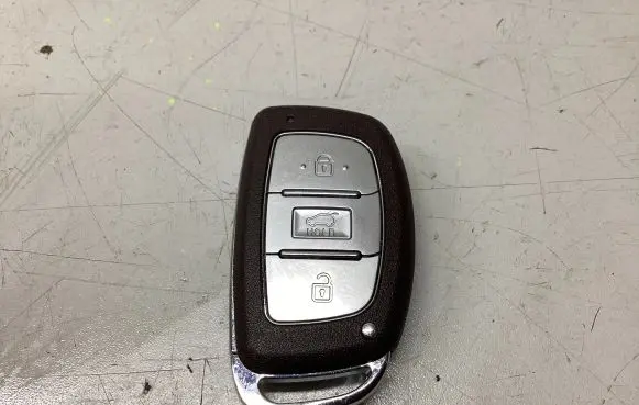 Hyundai Tucson TL Ignition key/card 