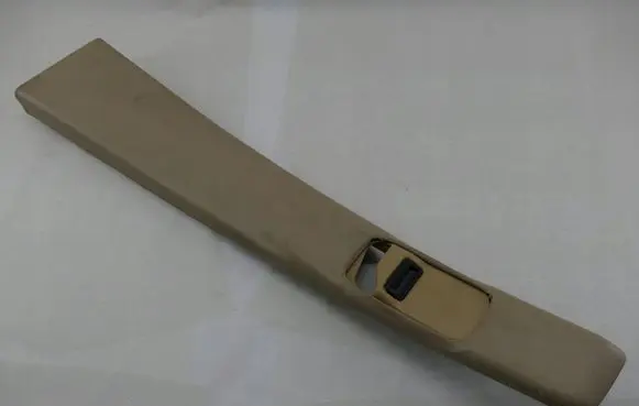 Mercedes-Benz S W126 (B) pillar trim (top)