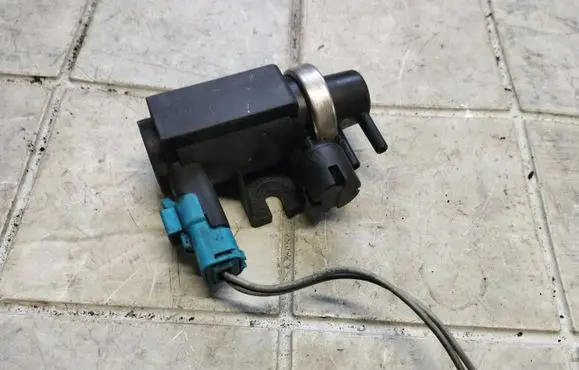 Fiat Croma Turbo solenoid valve 72832800 9641726680