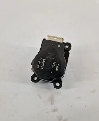 Mercedes-Benz S W220 Air flap motor/actuator EAM501