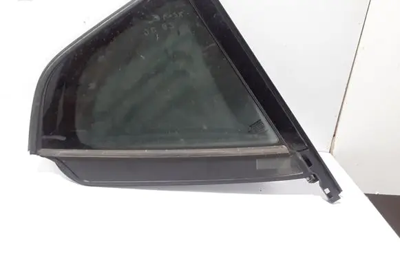 Volvo XC40 Rear vent window glass 31442384