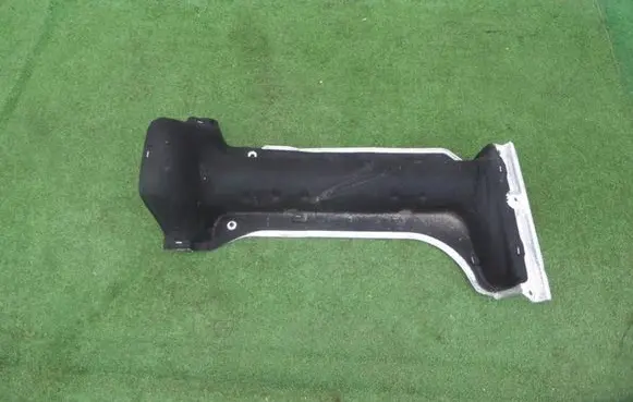 Volkswagen PASSAT B8 Exhaust heat shield 5Q0825755D