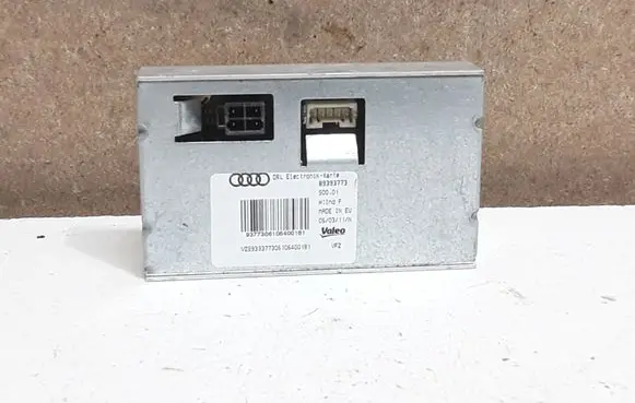 Volkswagen PASSAT B7 Light module LCM 89393773