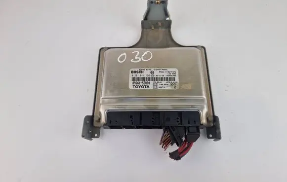 Toyota Yaris Engine control unit/module 8966152890 0281011126