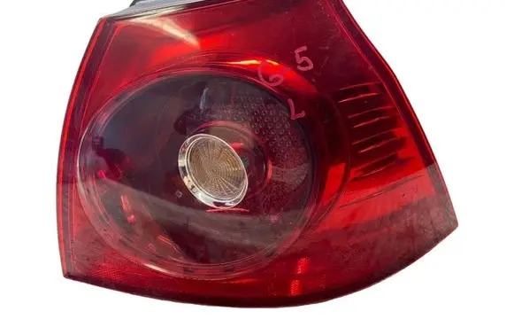 Volkswagen Golf V Rear/tail lights E32200