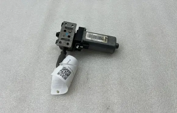 Mercedes-Benz GLS X166 Seat adjustment motor 986300107 986300