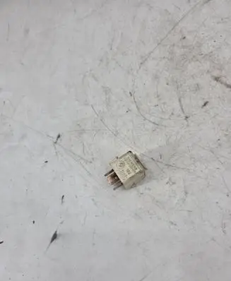BMW 7 E32 Other relay V23134C52X90 1729004 1263