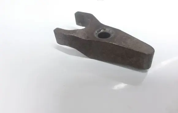Toyota RAV 4 (XA40) Fuel Injector clamp holder