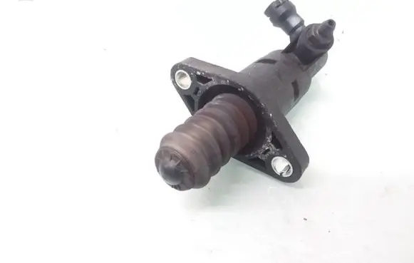 Clutch slave cylinder