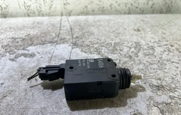 Opel Omega B1 Central locking motor 90460062 PAGF30 1101215