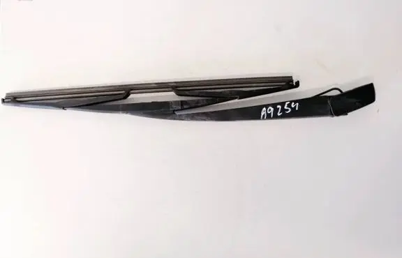 Honda CR-V Rear wiper blade arm