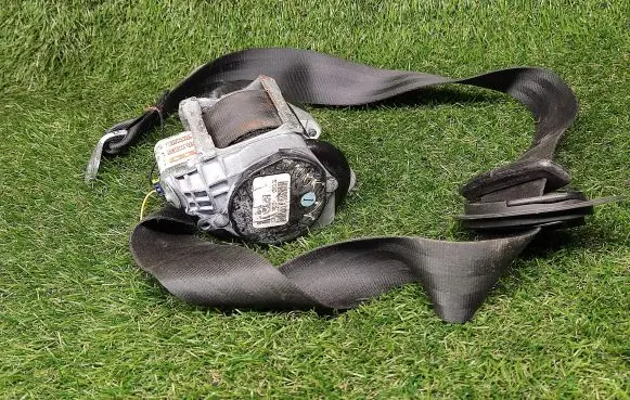 Volkswagen Jetta V Front seatbelt 1K4857705BA
