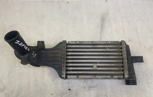 Opel Zafira A Intercooler radiator 24436438