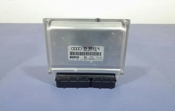 Audi A4 S4 B6 8E 8H Engine control unit/module ECU 8E0909518AL