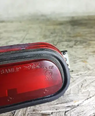 KIA Sorento Third/center stoplight 927003E0 E130856