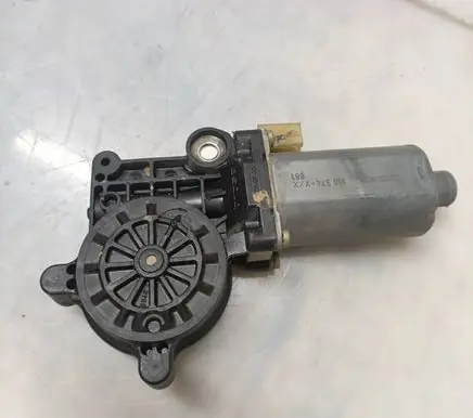 Volvo S70 V70 V70 XC Front door window regulator motor 0130821742