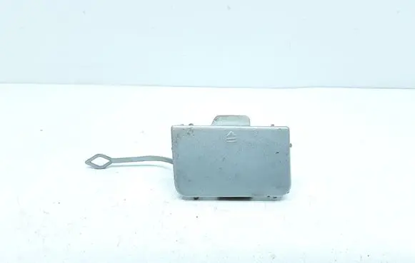 Mercedes-Benz C W204 Front tow hook cap/cover 235029