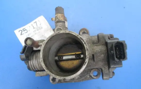 Hyundai Accent Throttle body valve 