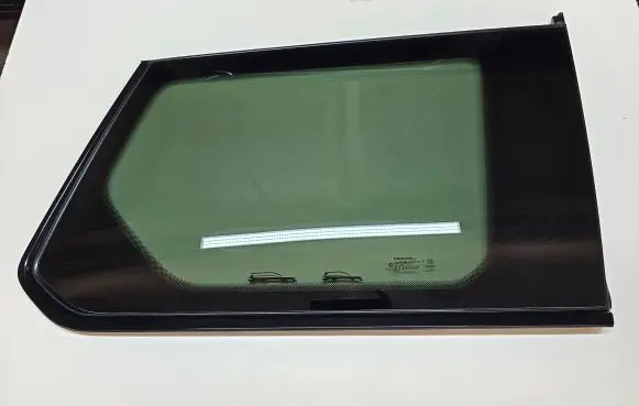 Jeep Grand Cherokee WL Rear side window 68458356AC 68458362AC