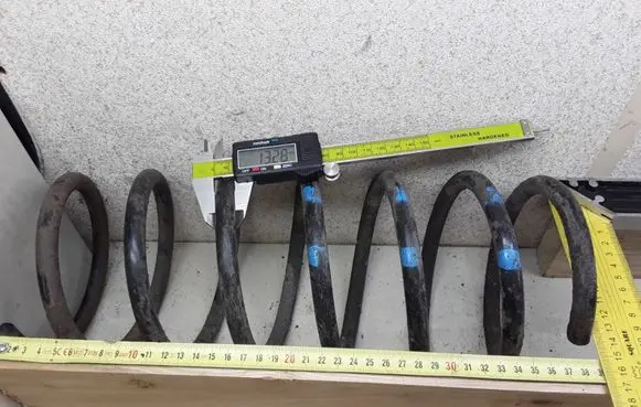 BMW 5 E34 Front coil spring