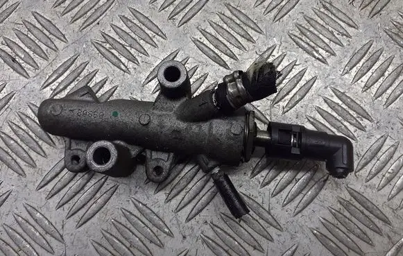Opel Zafira B Fuel distributor 55202754