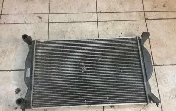 Audi A4 S4 B7 8E 8H Coolant radiator 8E0121251A