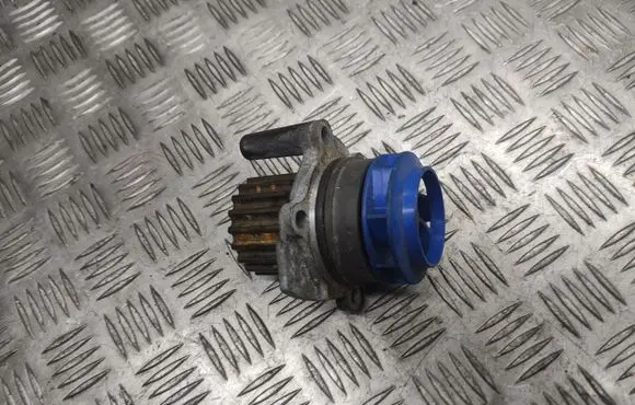 Volkswagen PASSAT B6 Water pump 28772 15224159