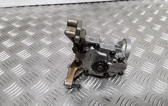 Opel Crossland X Oil pump 9801943580