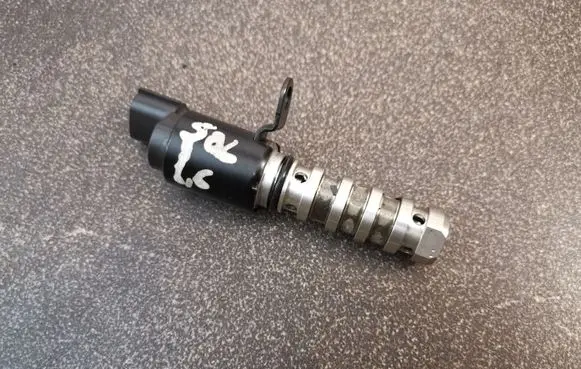 KIA Soul Camshaft vanos timing valve 52B700