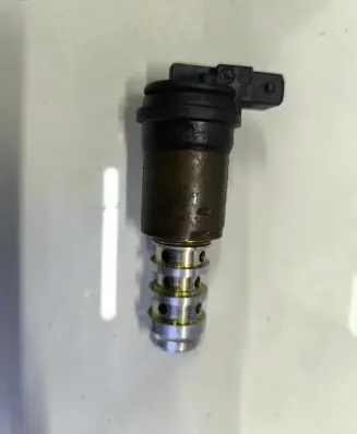 BMW 1 E81 E87 Camshaft vanos timing valve 1707323
